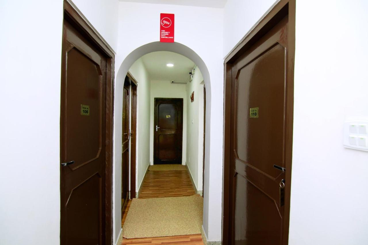 Oyo 104 Hotel Baltic Inn Kathmandu Ngoại thất bức ảnh