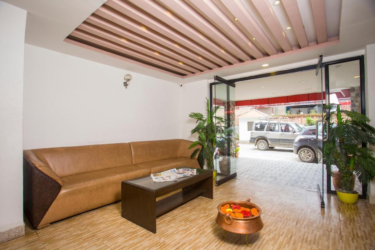 Oyo 104 Hotel Baltic Inn Kathmandu Ngoại thất bức ảnh