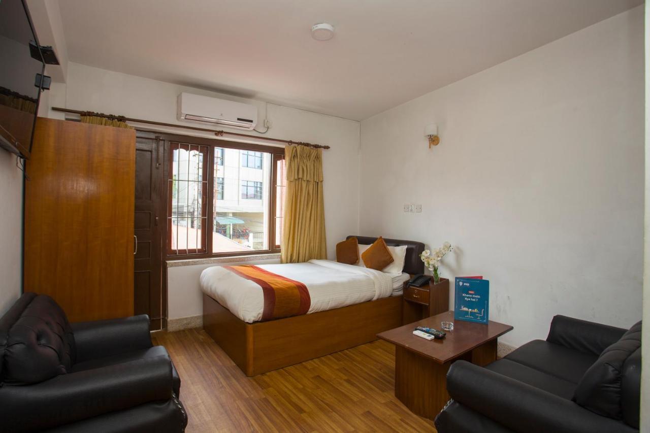 Oyo 104 Hotel Baltic Inn Kathmandu Ngoại thất bức ảnh