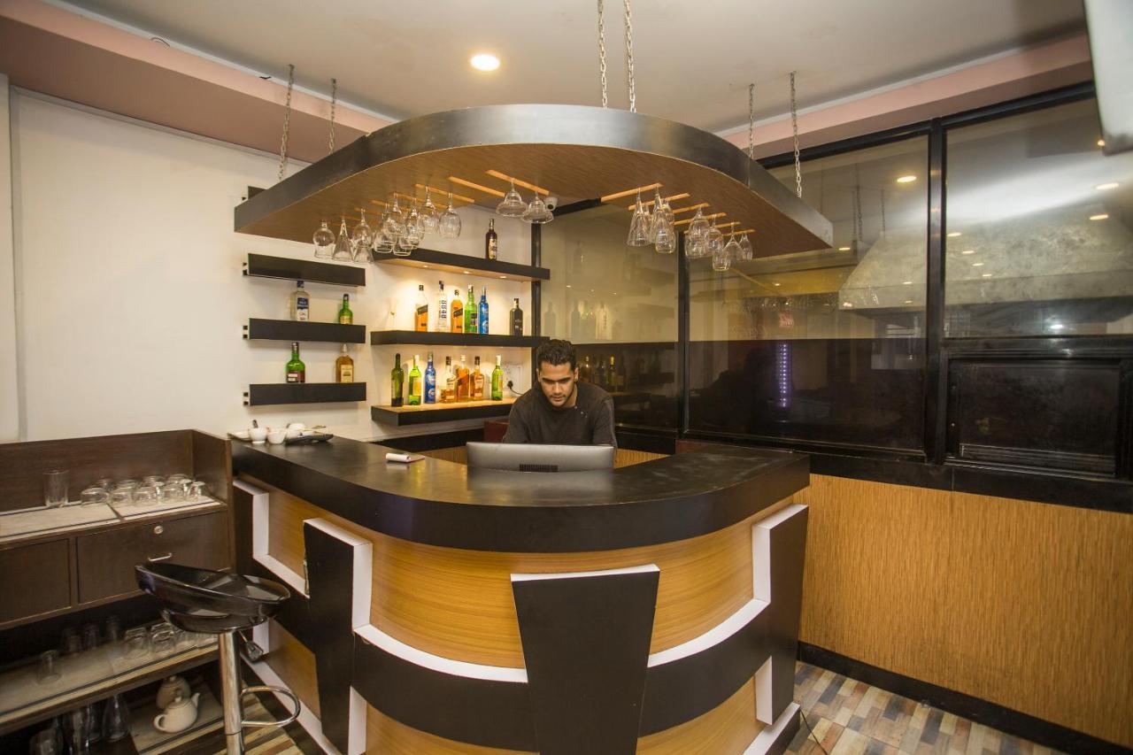 Oyo 104 Hotel Baltic Inn Kathmandu Ngoại thất bức ảnh